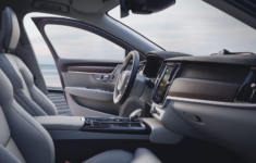 2025 Volvo S90 Interior